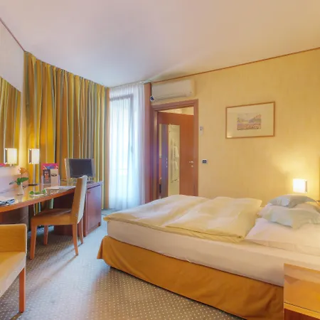 Delfino 3* 盧加諾